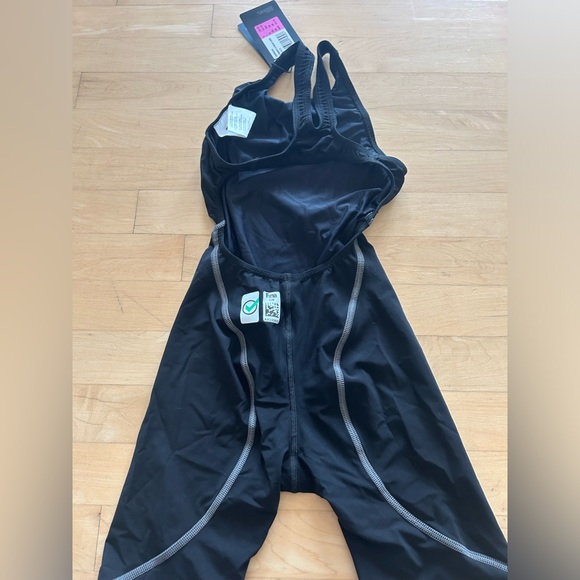 Arena Tech Suit- Powerskin 2.0, size 28 Juniors - Picture 6 of 8